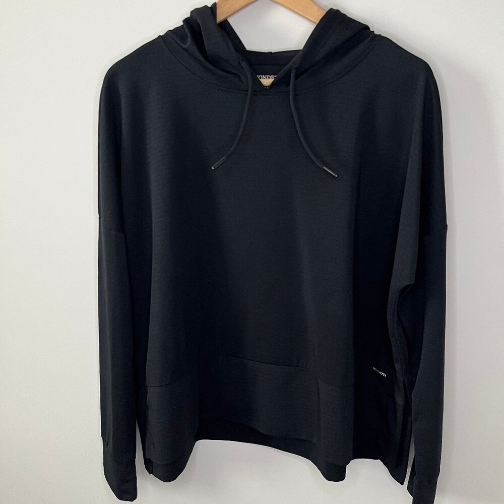 Mondetta Performance + Luxury Women’s Hooded Pullover Black on Black Stripe – Si